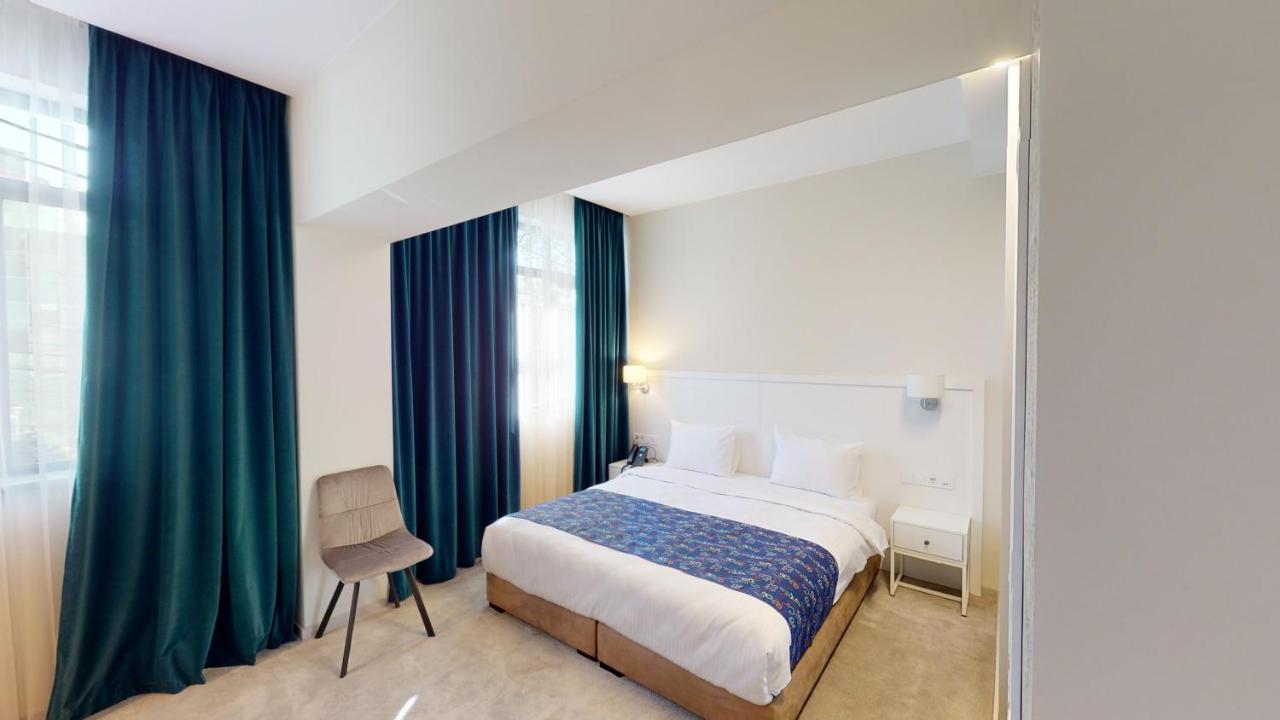 Epigraph Design Kosher Hotel Tbilisi Esterno foto